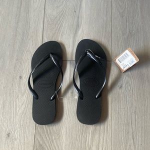 NWT Havaianas Black Sandels